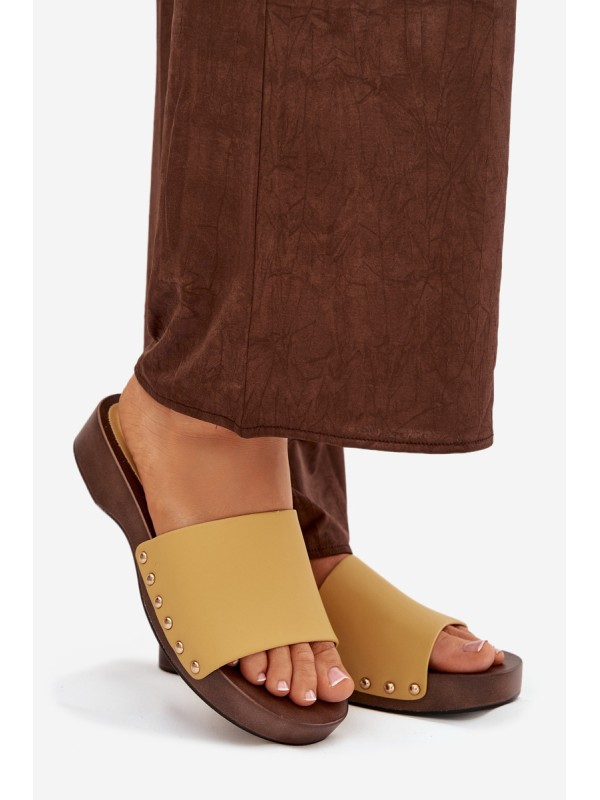 Women's slippers with rivets yellow Terissa