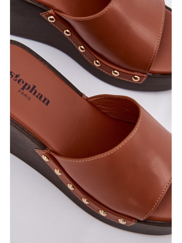 Women's Slip-ons with Platform with Golden Buckles Camel Arionne