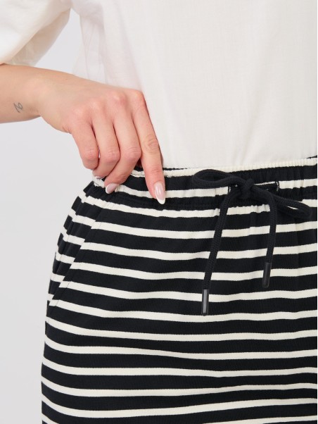 Spódnica-D12127M50254A-czarny