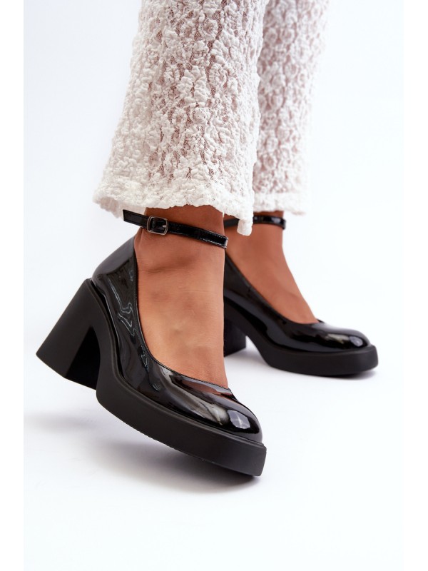 Black Patent Leather Pumps on Chunky Heel by Effiba 2