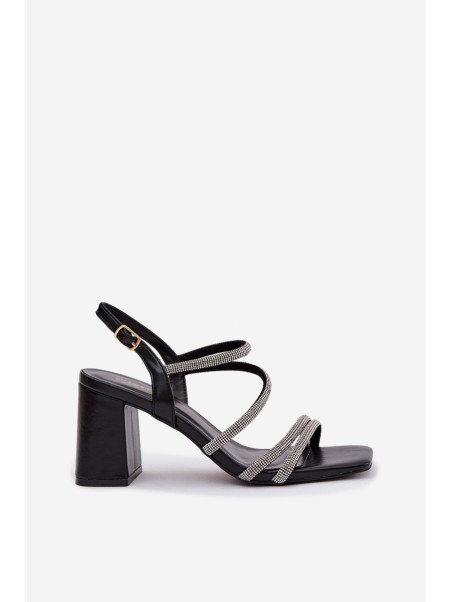 Moteriškos basutės su blokiniu kulnu, dirželiais ir cirkoniais Brelia