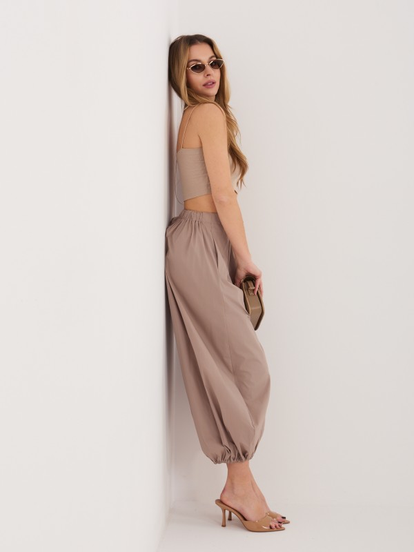 Kelnės-IT-SP-FL10309.70-tamsiai smėlio spalvos