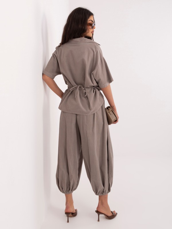 Kelnės-IT-SP-FL10309-1.91-tamsiai smėlio spalvos