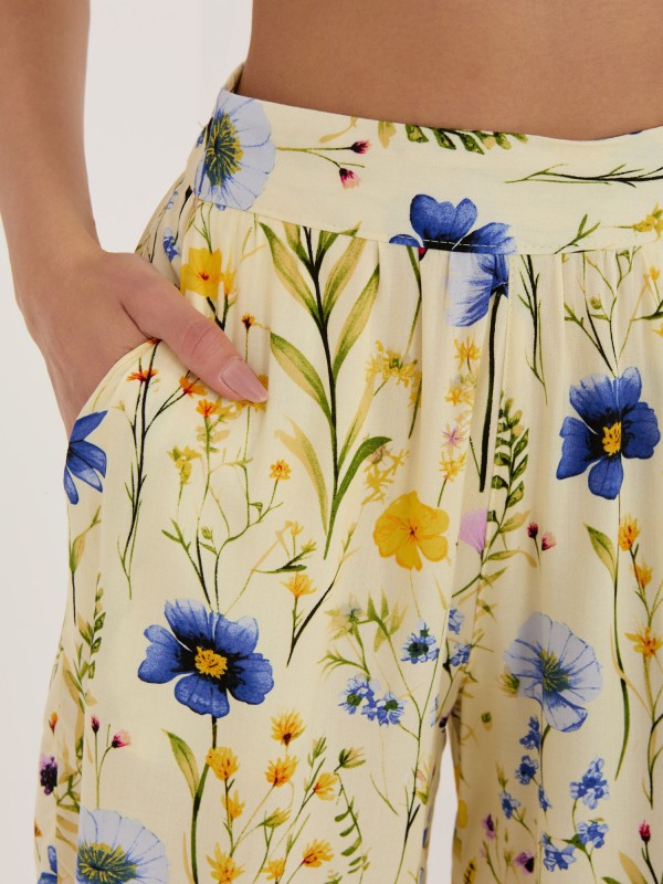 Šortai-D73771M62489KD-šviesiai geltoni