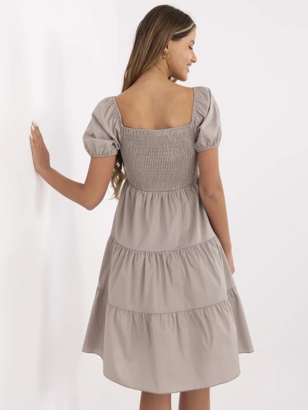 Suknelė-MI-SK-A2561.89-tamsiai smėlio spalvos