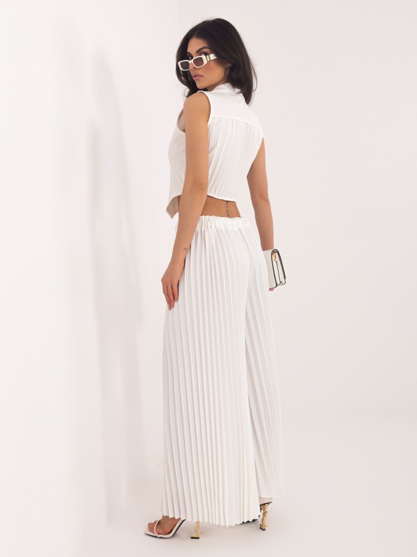 Komplektas-IT-KMPL-21223.81-ecru