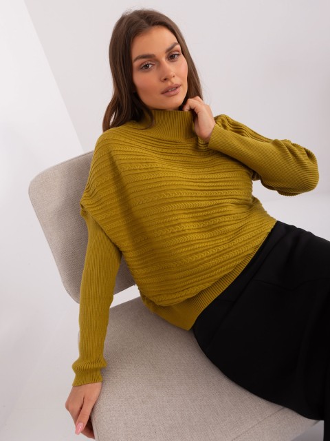 Sweter-AT-SW-2368.36X-oliwkowy 2