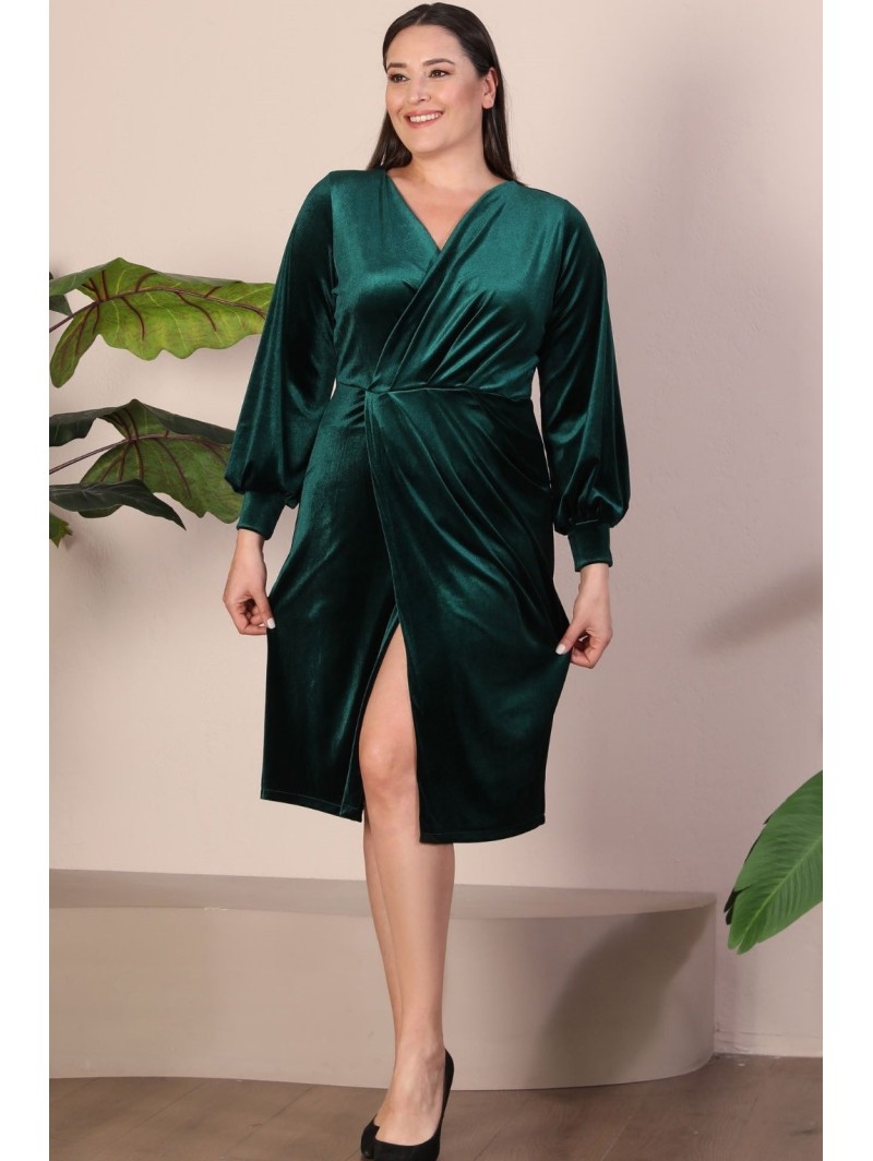 Veliūrinė suknelė su raukiniais