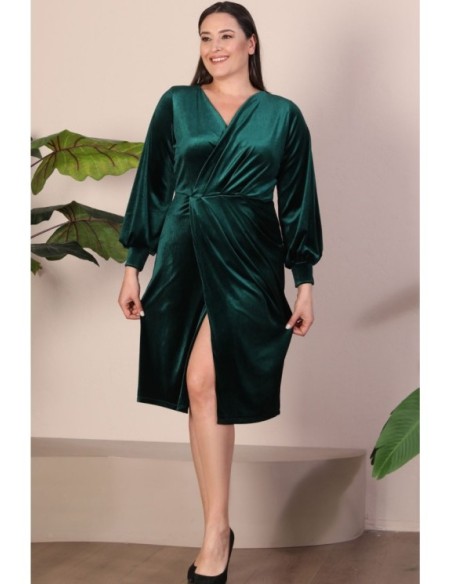 Veliūrinė suknelė su raukiniais