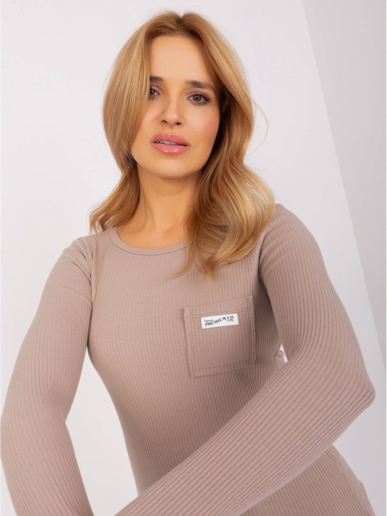 Bluzka-RV-BZ-9156.07-ciemny bezowy 2