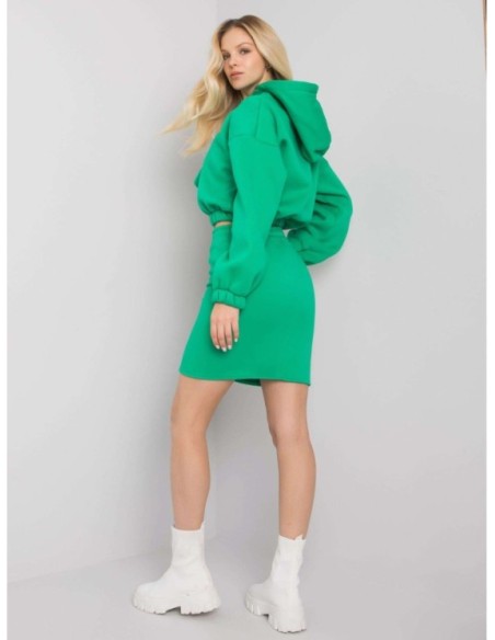 Stilingas sportinis kostiumas su sijonu