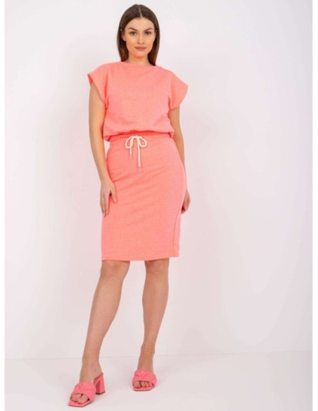 Sportinis laisvalaikio kostiumėlis su sijonu