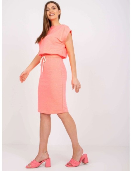 Sportinis laisvalaikio kostiumėlis su sijonu