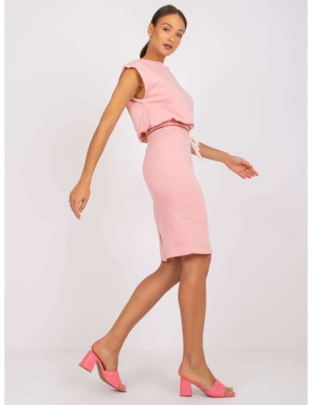 Sportinis laisvalaikio kostiumėlis su sijonu