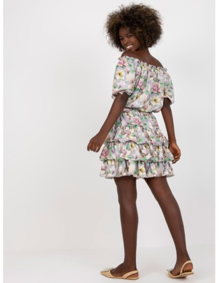 Gėlėtas vasariškas kostiumėlis su sijonu