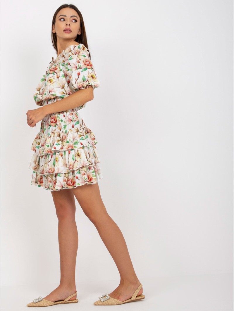 Gėlėtas vasariškas kostiumėlis su sijonu